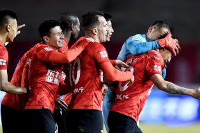 今年会-国内足球联赛激战连连,球员状态趋于饱满的原因