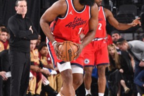 今年会-快船客场逆风翻盘，西部头名加冕的简单介绍