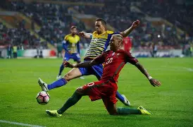 包含葡萄牙外围战胜爱尔兰，提前锁定头名的词条